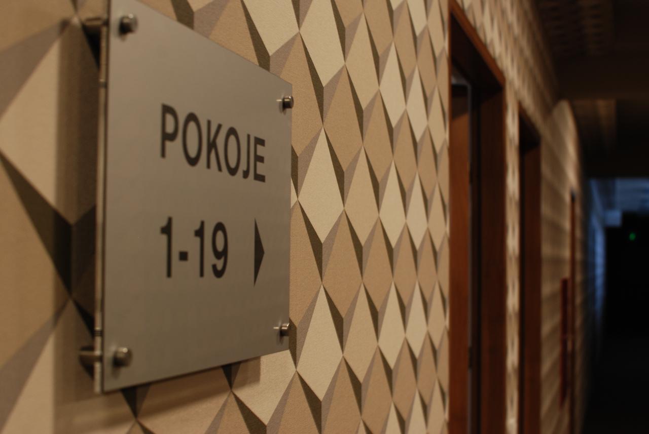 Hotel - Restauracja "Sloneczna" Ярочин Екстериор снимка