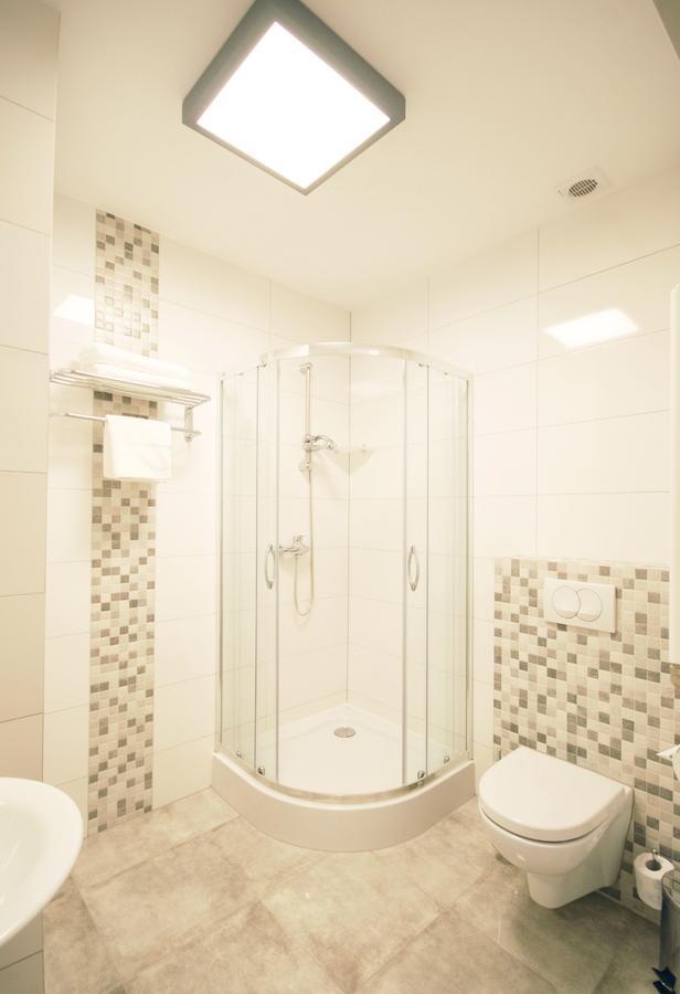 Hotel - Restauracja "Sloneczna" Ярочин Екстериор снимка